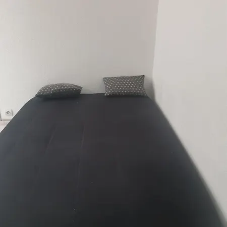 Appartement T2 Proche Centre Troyes 4P Rue Calme