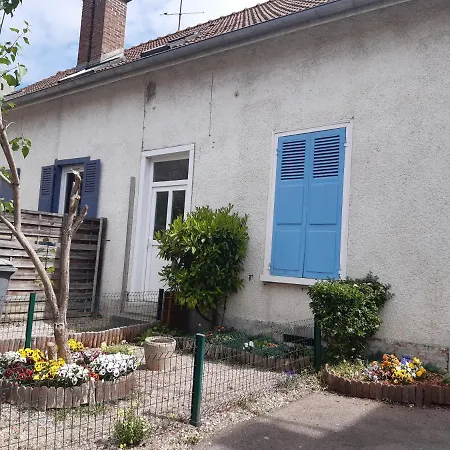 T2 4p Ste Savine Proche Centre Troyes Apartment *